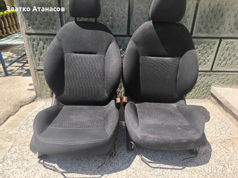 Предни седалки Пежо 208, снимка 1