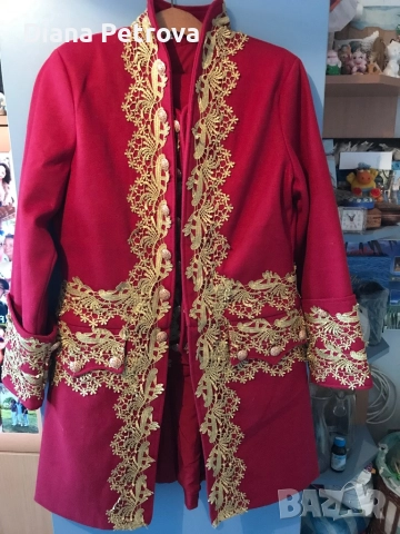 Карнавален костюм от три части става и костюм за Дядо Коледа или за театрални представления 