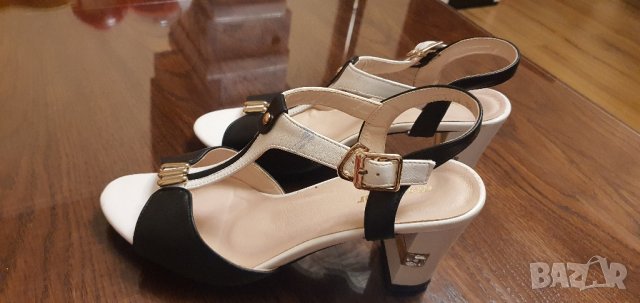 Продавам сандали номер 38