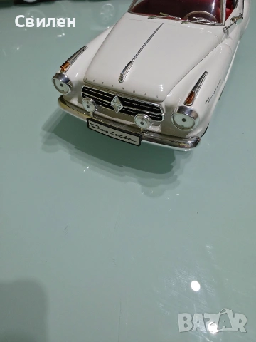 Borgward Isabella мащаб 1:18, снимка 2 - Колекции - 53192749