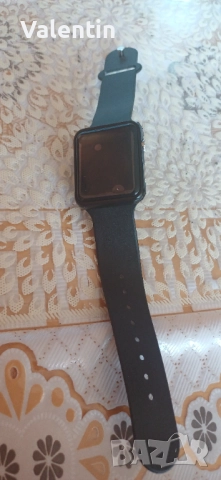 Продавам чисто нов часовник, снимка 2 - Смарт гривни - 51666818