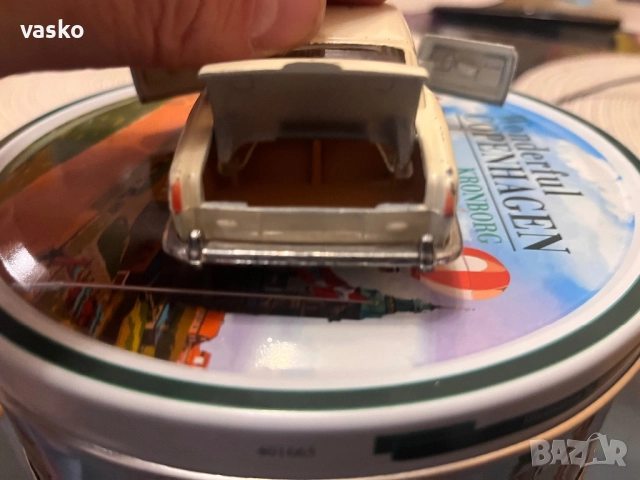 Английско Корги 1:36-Ролс, снимка 8 - Колекции - 52792184