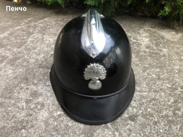 старинна полицейска каска 