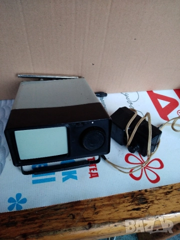 Ретро телевизорче от СССР Электроника Ф1-01 , снимка 3 - Антикварни и старинни предмети - 46895892