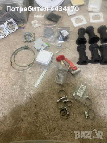 Спешно! Голяма кутия с части за майстори – Ключове, планки, крачета и др., снимка 11 - Други - 53309711