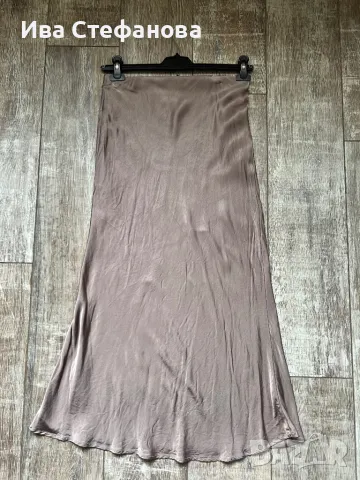 Нова дълга бежова nude цвят елегантна сатенена сатен пола за всякакъв повод тип трапец  русалка, снимка 2 - Поли - 48863482