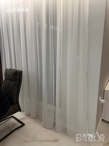 Тънко бяло перде