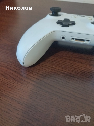 Продавам оригинален джойстик за XBOX One/Series X/S с Bluetooth приемник, снимка 2 - Аксесоари - 49789449