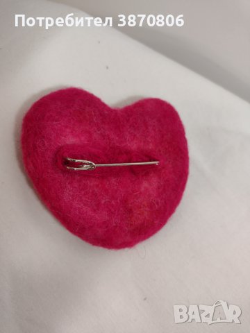 Голяма, зимна брошка за връхна дреха от вълна "Любящо сърце", снимка 2 - Други - 42947605