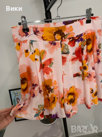 Дамски къси панталони в размер М, снимка 2 - Къси панталони и бермуди - 44867071