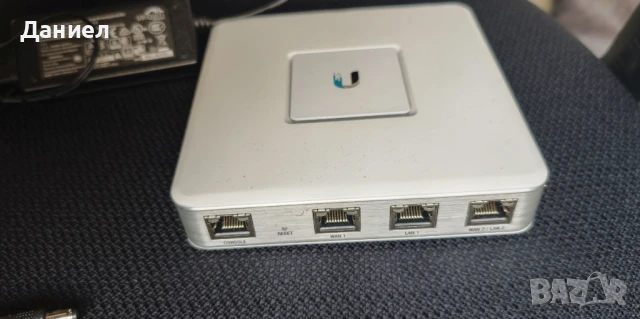 Ubiquiti UniFi USG рутер и security gateway, снимка 2 - Рутери - 50744370