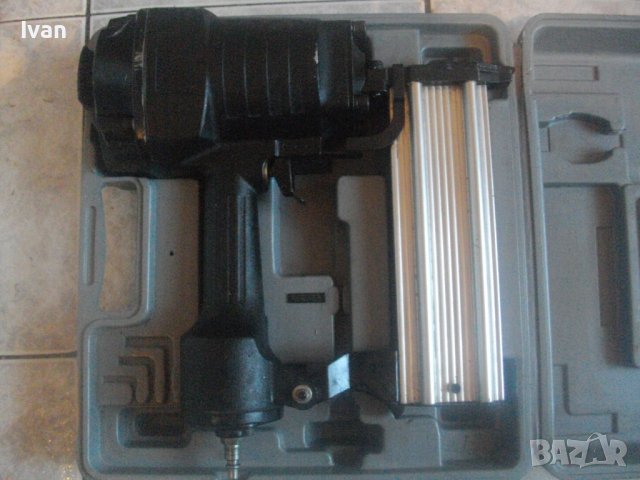 Голям Пневматичен Такер-Промишлен/Индустриален-Дърводелски-За Пирони До 60мм Дължина-Алумин Пълнител, снимка 4 - Други инструменти - 43069483