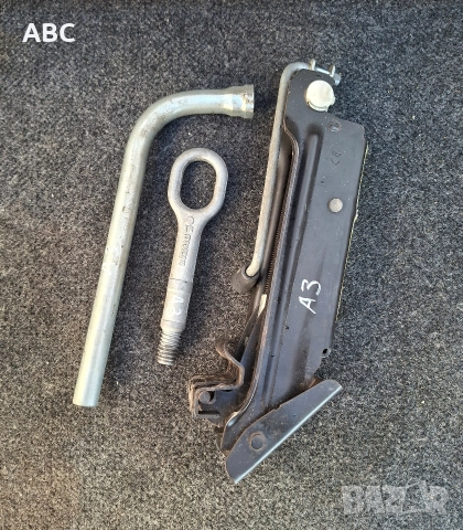 Текстилна стелка за багажник Audi A3 P8, снимка 3 - Аксесоари и консумативи - 51113492