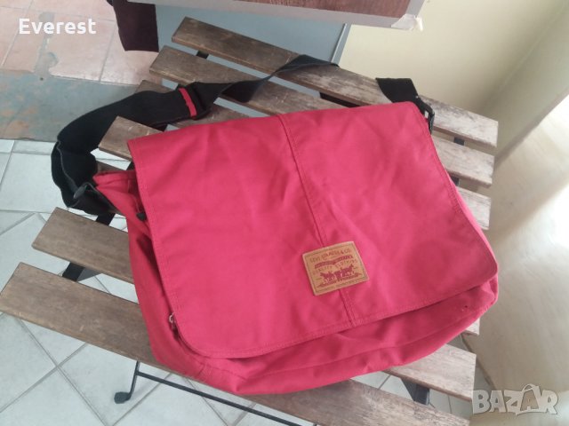 Levis голяма червена чанта от брезент в Чанти в гр. Велико Търново -  ID32543892 — Bazar.bg