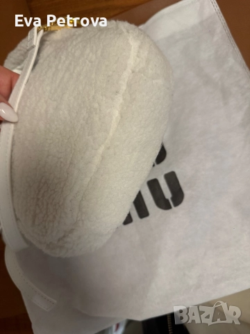 Miu Miu дамска чанта от мериносов пух , снимка 7 - Чанти - 52482797