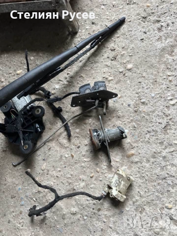 задно рамо чистачка , брава, мотор чистачка за Fiat Stilo 1.6i бензин - задно рамо чистачка 10 лв ил