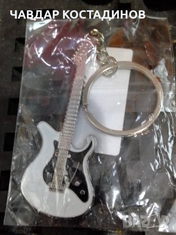 Продавам уникален метален ключодържател за китаристи., снимка 3 - Китари - 27862313