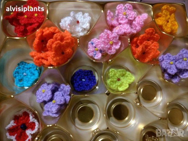 50 микс цветове сияйни ръчно плетени цветя с мъниста, снимка 6 - Други - 39499832