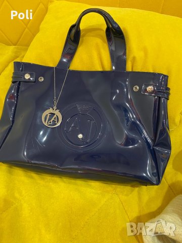 Удобна чанта Armani jeanse , снимка 2 - Чанти - 30108956