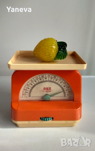 Vintage , детски кантар на марка PIKO . Цена 15 евро. , снимка 3 - Образователни игри - 53512865