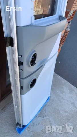 Оригинална врата за  Каравана KNAUS SPORT Монтажни размери 172/60 Цена 1250.00 лева, снимка 14 - Къмпинг мебели - 49240560