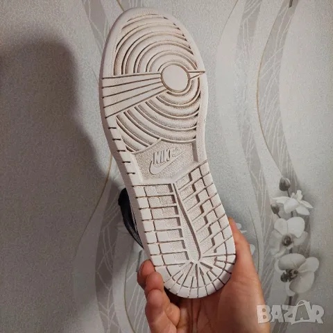 Nike Air Jordan 1 Retro Mid 'Black White'  номер 44 ,5  оригинални маратонки  , снимка 14 - Маратонки - 50292063
