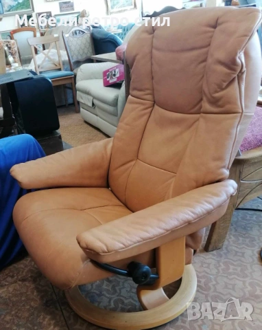 Стилно и изключително удобно релакс кресло от естествена кожа в топъл карамелен цвят. , снимка 3 - Столове - 53537892