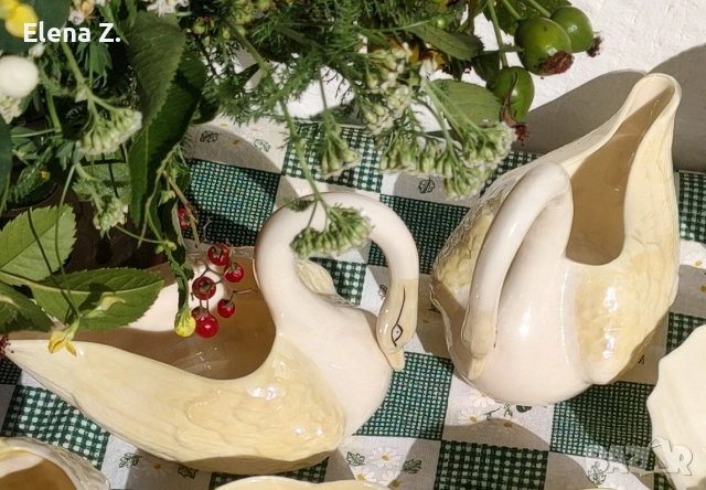 Ръчно изработени и рисувани лебеди кариери Belleek