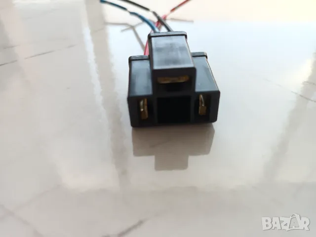 Букса за крушка H4, букса за фар Н4, букси за фарове H4