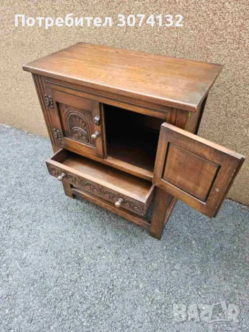 Шкаф в Готически стил с дърворезба, снимка 2 - Шкафове - 49667934