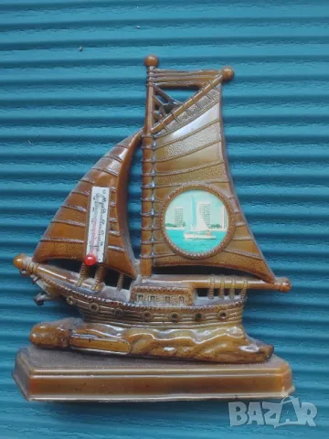 Ветроходен Кораб  - ретро сувенир с термометър