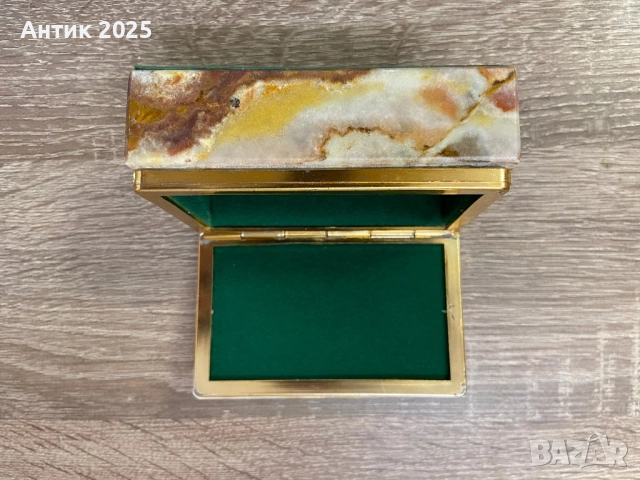 Винтидж кутия от оникс за бижута със златист кант, снимка 4 - Антикварни и старинни предмети - 52719121
