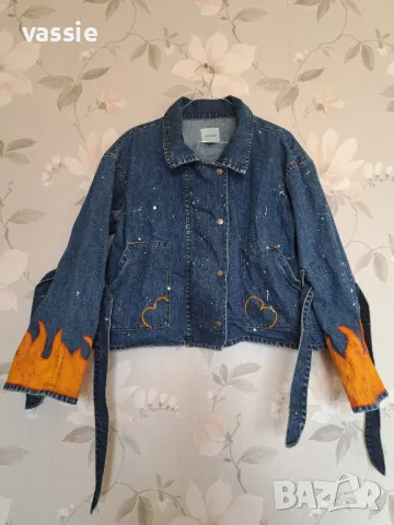 Ръчно рисувано дамско дънково яке, снимка 3 - Якета - 49786066