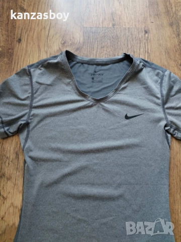 Nike Pro Short Sleeve - страхотна дамска тениска КАТО НОВА M, снимка 5 - Тениски - 51659645