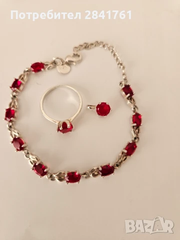 Сребърен комплект с червени камъни, снимка 2 - Бижутерийни комплекти - 39463231