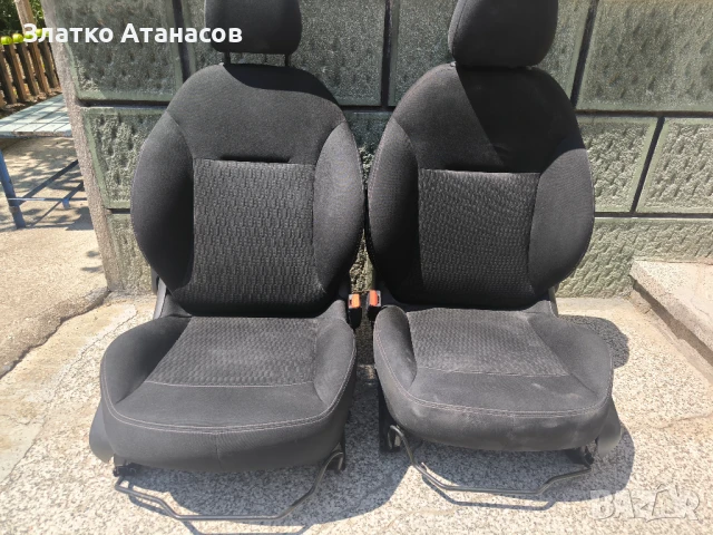 Предни седалки Пежо 208