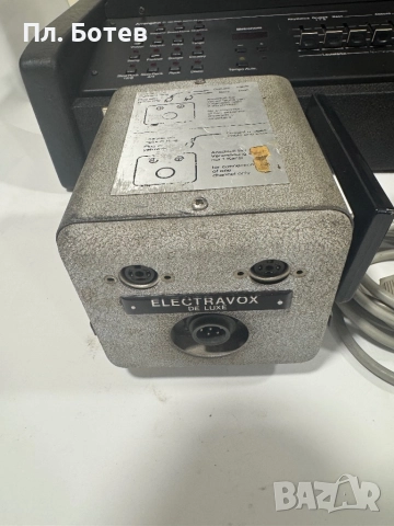 Електрически акордеон Hohner Electravox De Luxe 120 и усилвател  Hohner , снимка 3 - Акордеони - 51475983