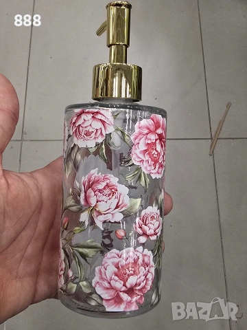 диспенсъри дозатори за течен сапун 