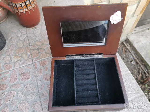 голяма дървена кутия за бижута, снимка 3 - Антикварни и старинни предмети - 49391538