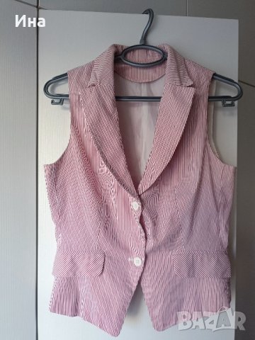 Класически модел елек черно/ бяло и червено райе Stradivarius и др., снимка 5 - Елеци - 43801487