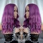 Пурпурно Лилава Средно Дълга Чуплива Перука Мортиша КОД 7183, снимка 1 - Аксесоари за коса - 38316453