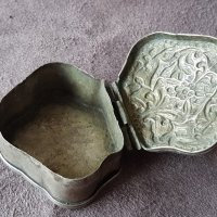 Рядка българска възрожденска сребърна кутийка за емфие 19век, снимка 9 - Антикварни и старинни предмети - 33049395