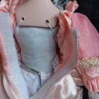 Ретро  порцеланова кукла на стойка ,винтидж 30см, снимка 9 - Антикварни и старинни предмети - 43119948