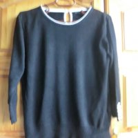 черен пуловер с бели копчета НМ, снимка 1 - Блузи с дълъг ръкав и пуловери - 37322374