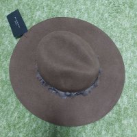 Дамска шапка Зара, снимка 4 - Шапки - 39313067