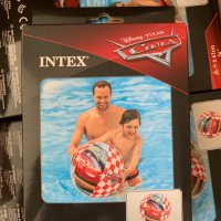 На КАШОН или ЛОТ INTEX надуваеми плажни топки и дюшеци Frozen и Cars, снимка 3 - Надуваеми играчки - 43141821