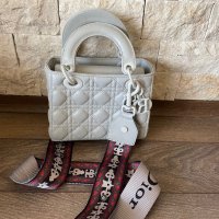Dior дамска чанта , снимка 2 - Чанти - 40449682