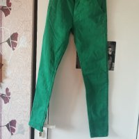 Зелен панталон за момченце , снимка 1 - Детски панталони и дънки - 37396483