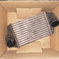 Радиатор интеркулер  Фиат Стило 1.9, снимка 1 - Части - 36902617