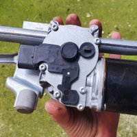 Моторче чистачки за бмв е81 е87 механизъм чистачки за bmw e81 e87  wiper motor , снимка 4 - Части - 37794257